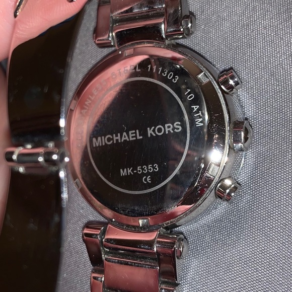 Michael Kors Watch - Picture 3 of 5